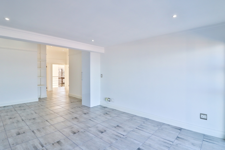 8 Bedroom Property for Sale in Reebok Western Cape